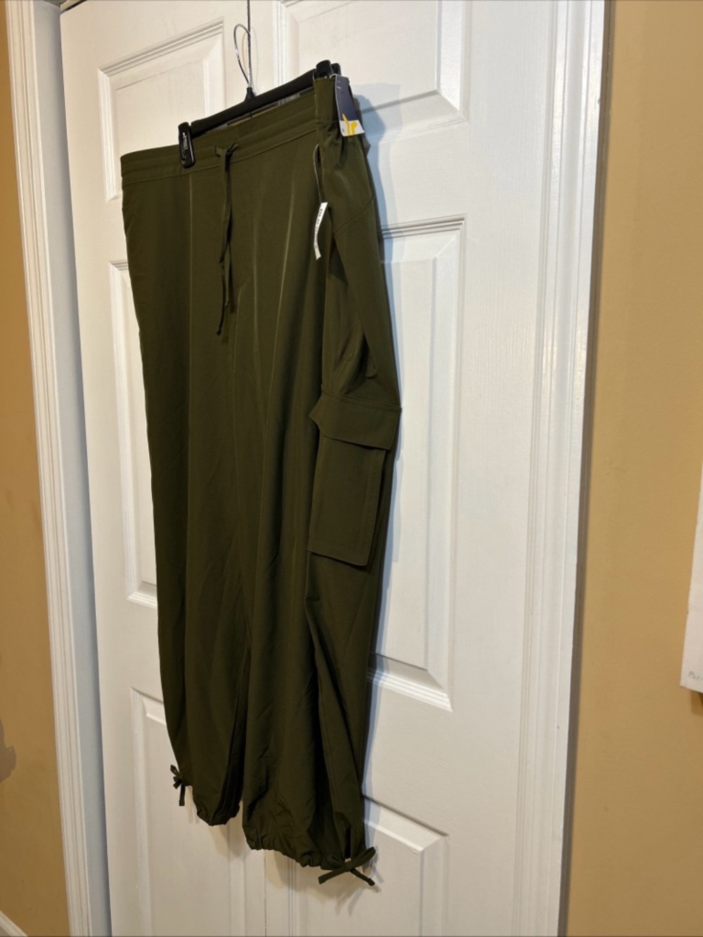 NWT w/FLAW Old Navy Women’s StretchTech Drawstring Wide-Leg Pants Olive Size XL - Picture 3 of 15